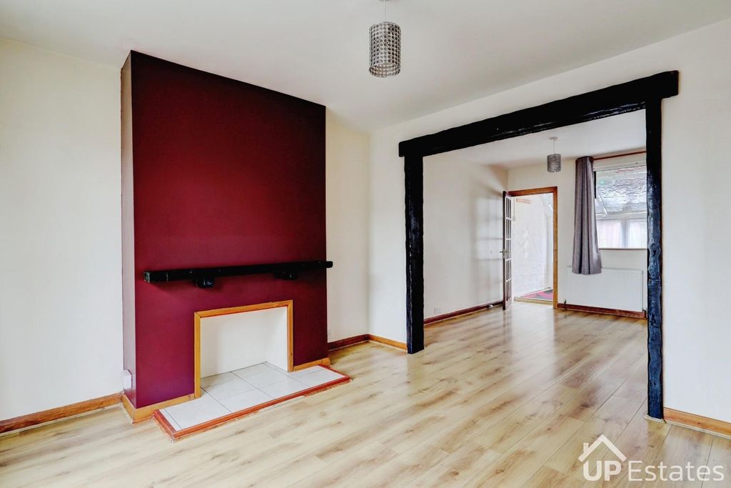Property photo 3 of 21