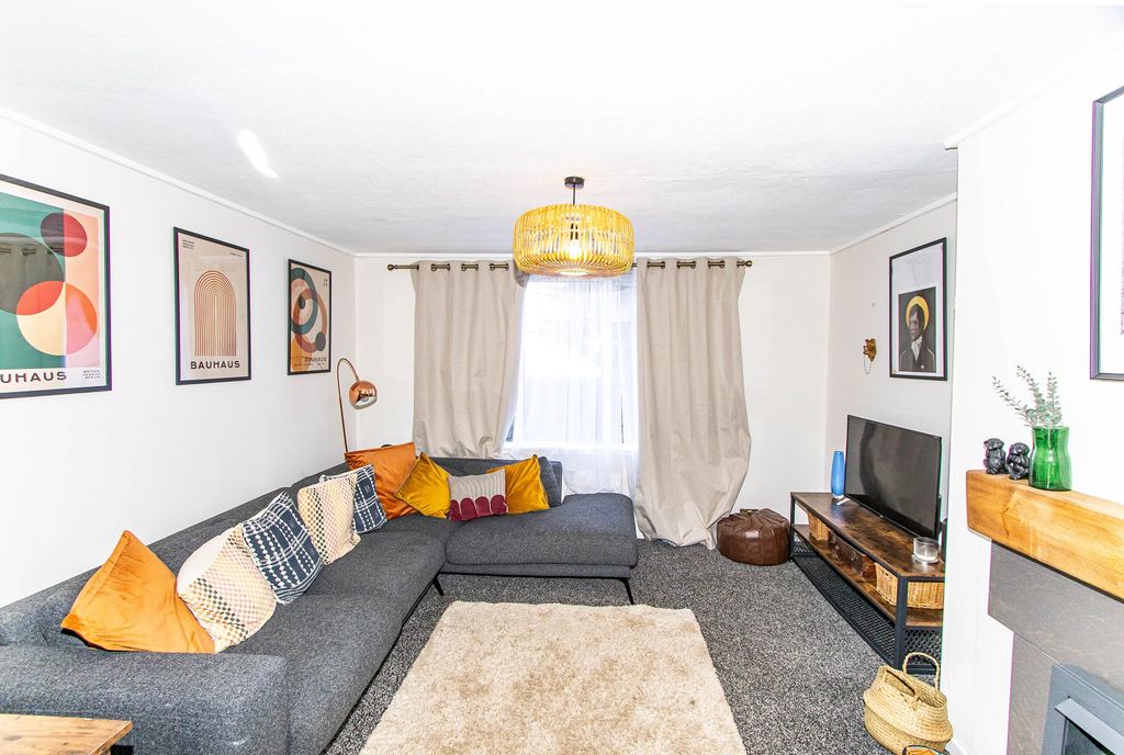 Property photo 2 of 11 Not Specified
