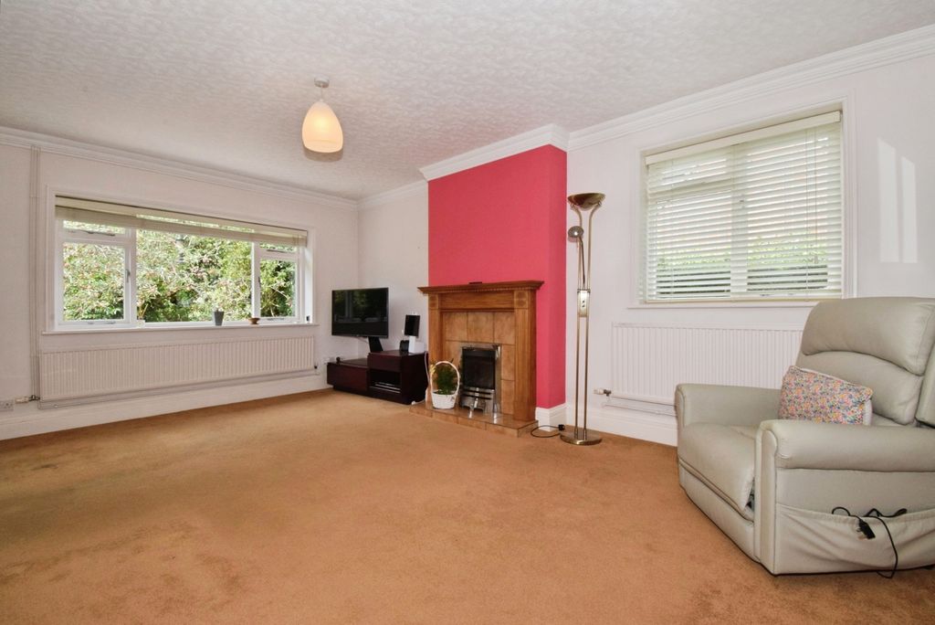 Property photo 3 of 17 Photo