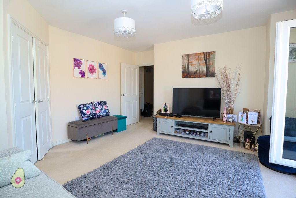 Property photo 3 of 7 1581689