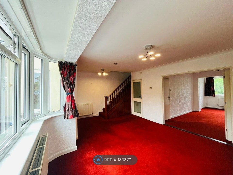 Property photo 3 of 28