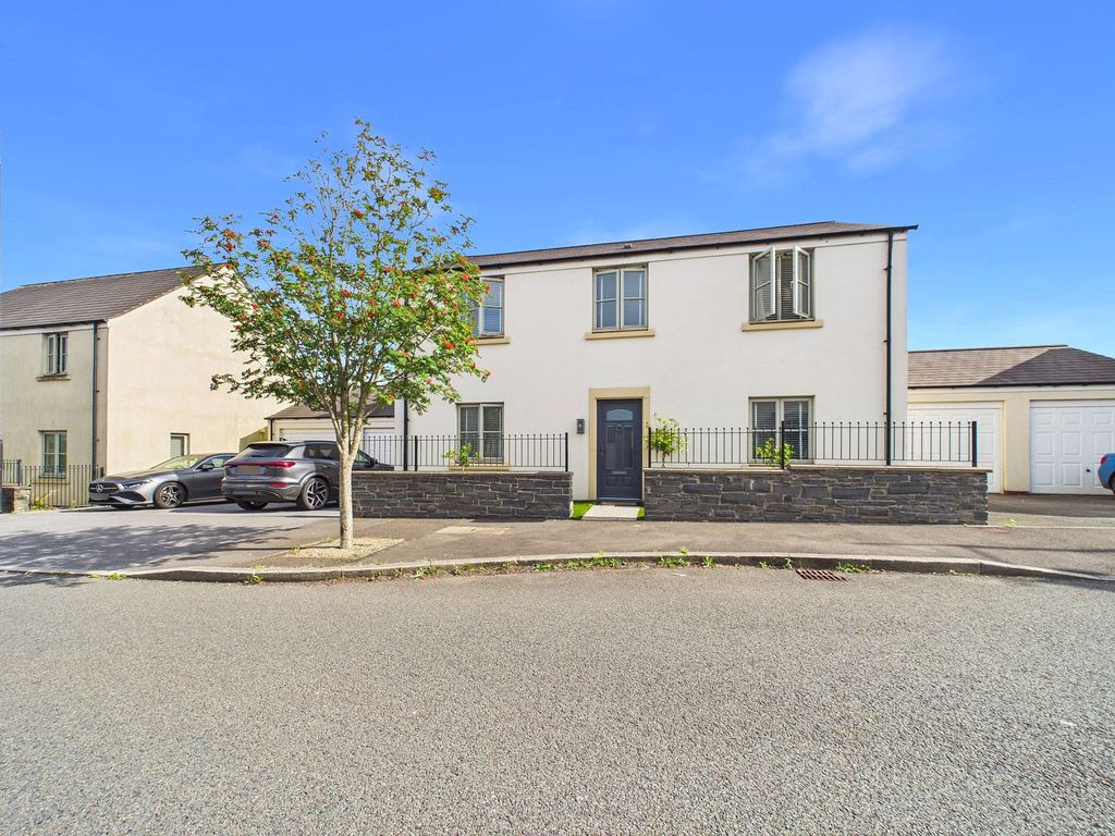 Property photo 1 of 39