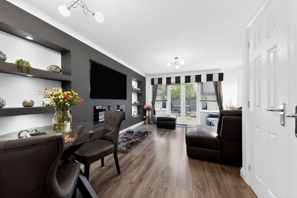 Property photo 3 of 21