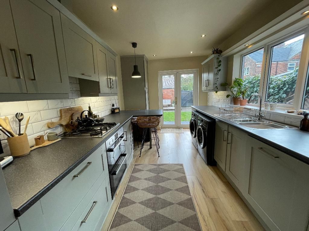 Property photo 3 of 20 Kitchen