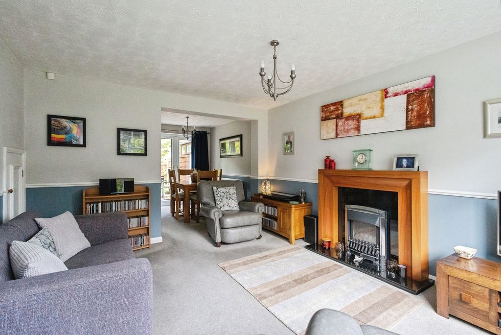 Property photo 3 of 17 Photo