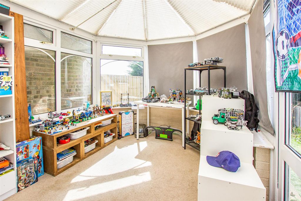 Property photo 3 of 14 Conservatory