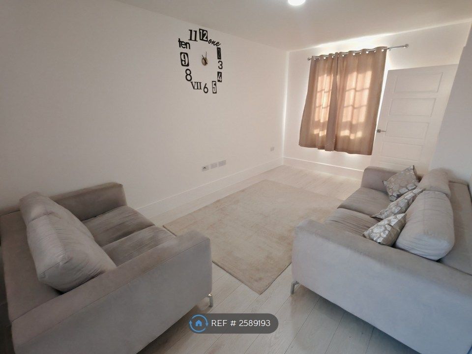 Property photo 2 of 12 Living Room