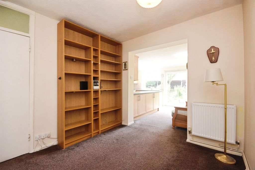Property photo 3 of 33