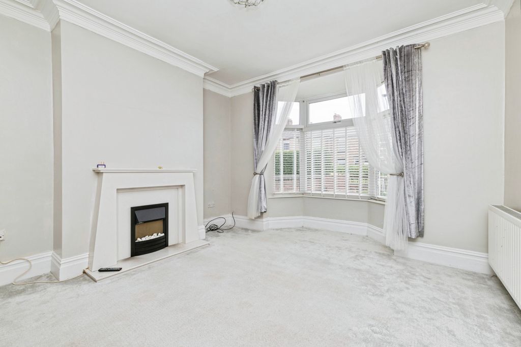 Property photo 2 of 23