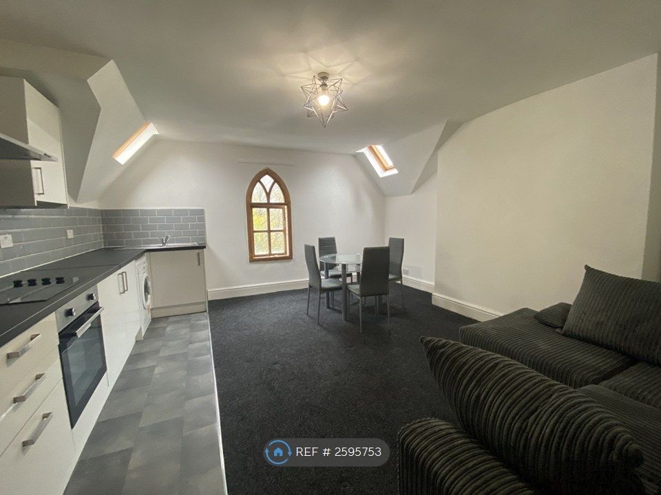 Property photo 3 of 12