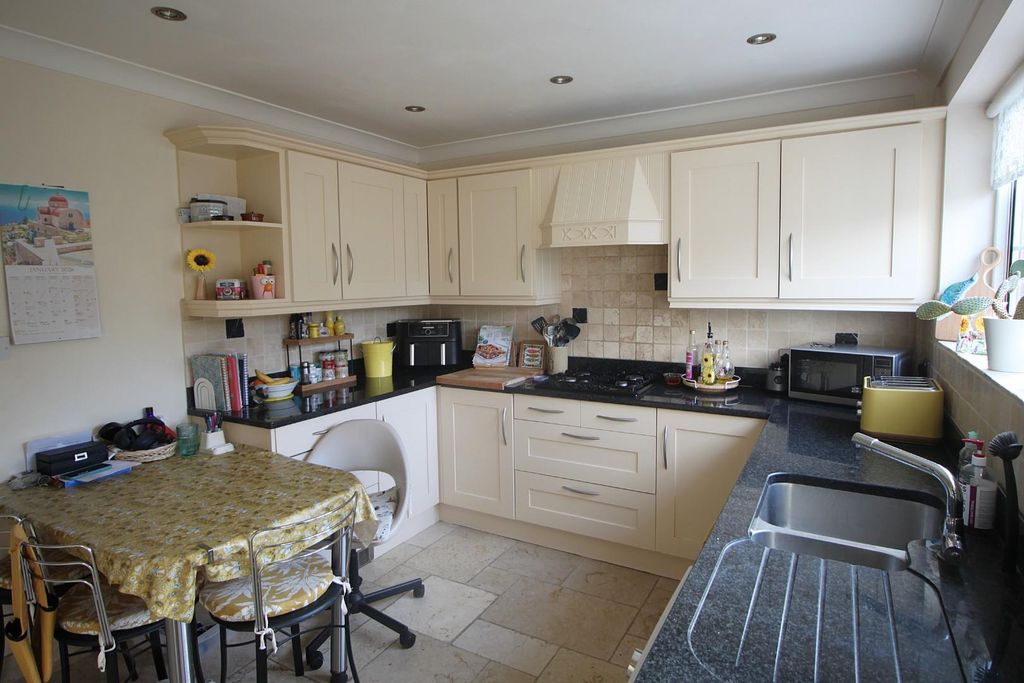 Property photo 2 of 20 Kitchen 2.Jpg