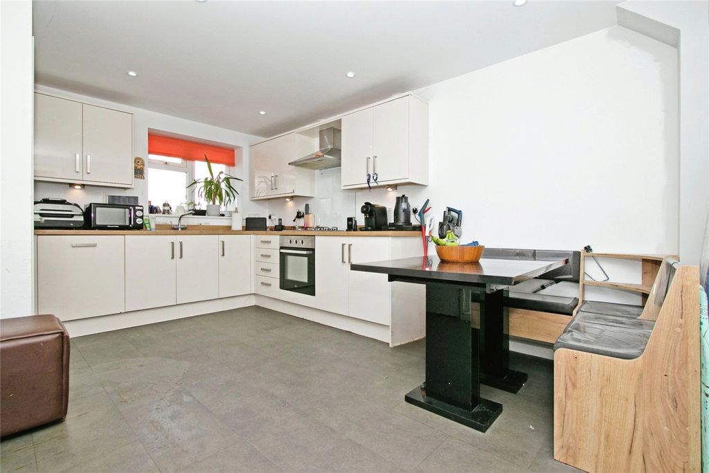 Property photo 3 of 18 Picture No. 11