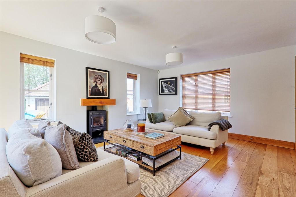 Property photo 3 of 35 Img_6482_3_4_Easyhdr-Interior3.Jpg