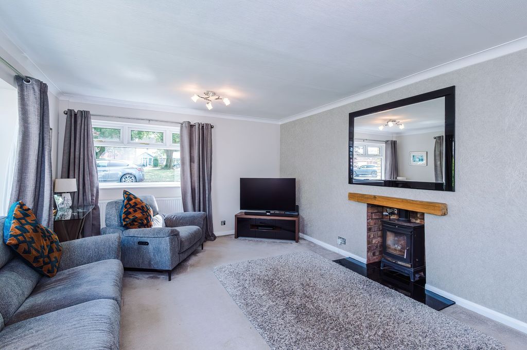 Property photo 2 of 34