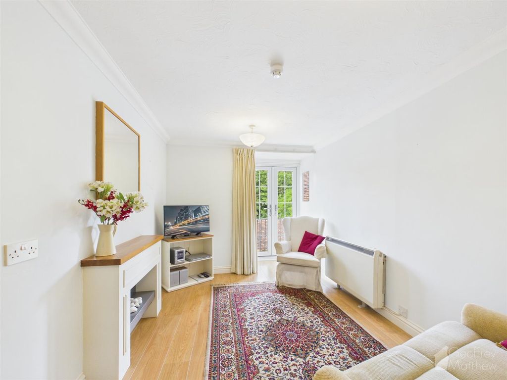 Property photo 3 of 8