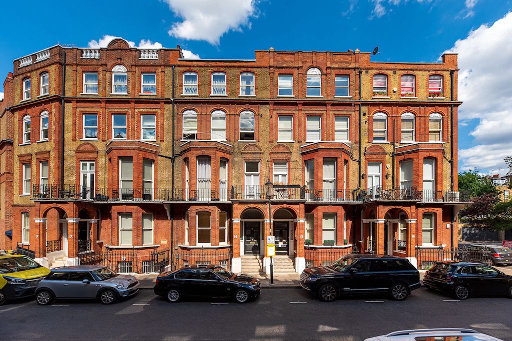 Property photo 2 of 19 Facade