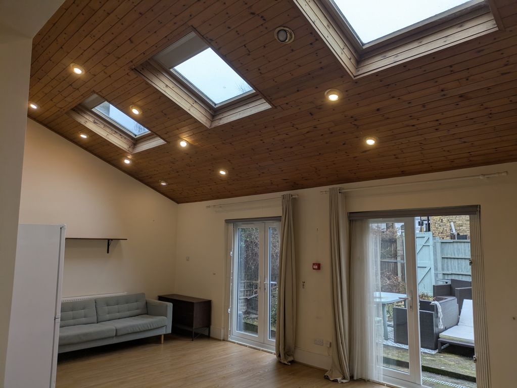 Property photo 1 of 11 Photo 9