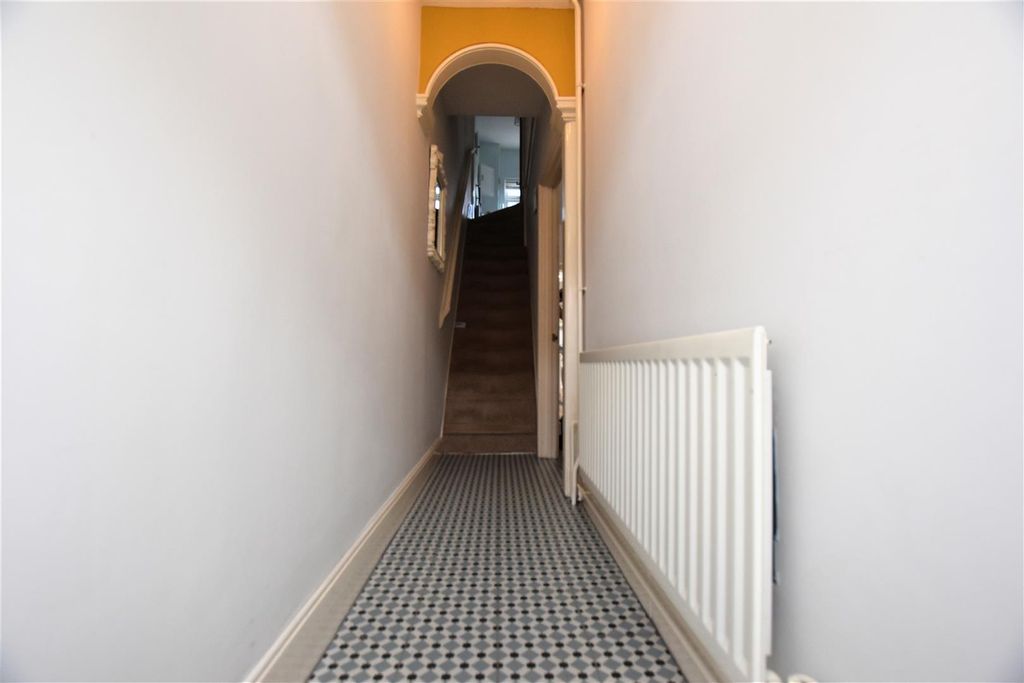 Property photo 2 of 15 Hallway