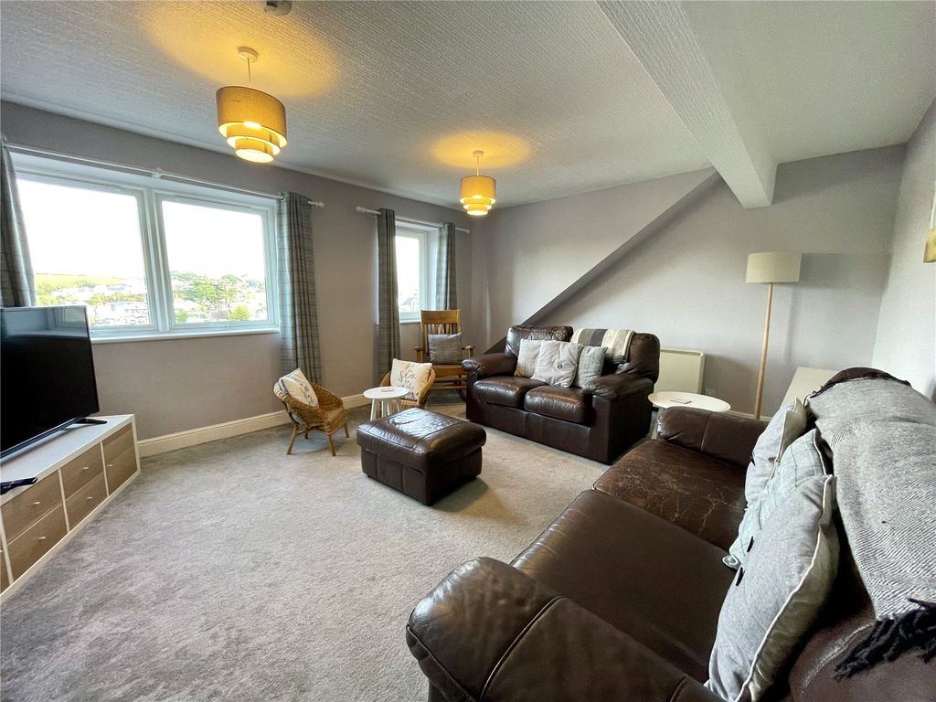 Property photo 2 of 9 Picture No. 21