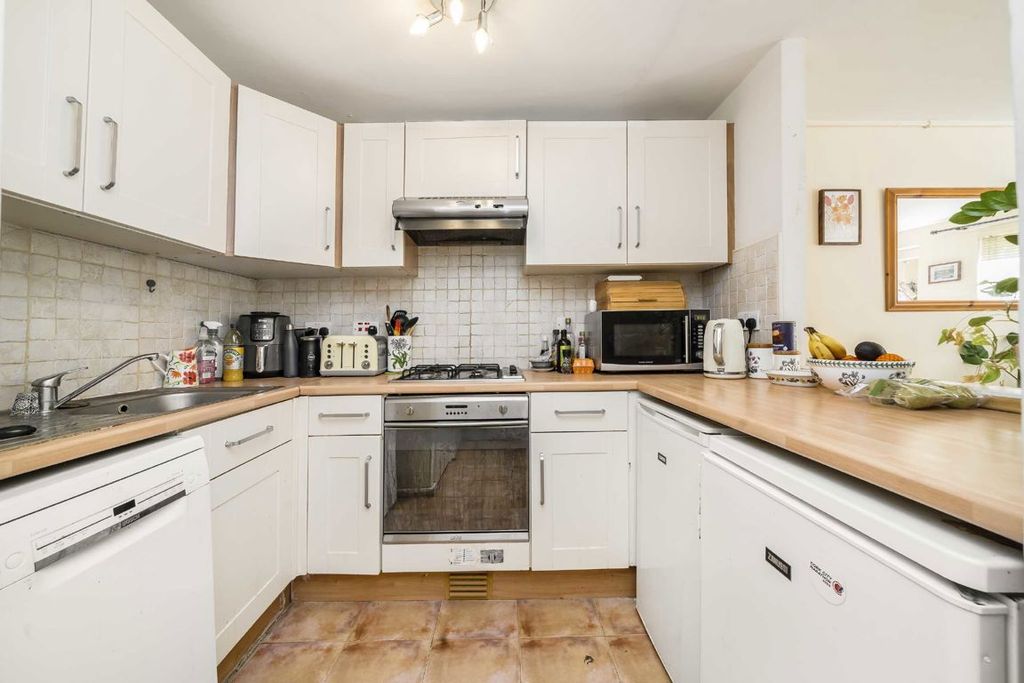 Property photo 3 of 4