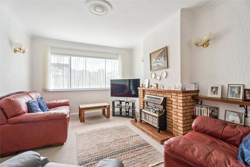 Property photo 3 of 16 Sitting Room