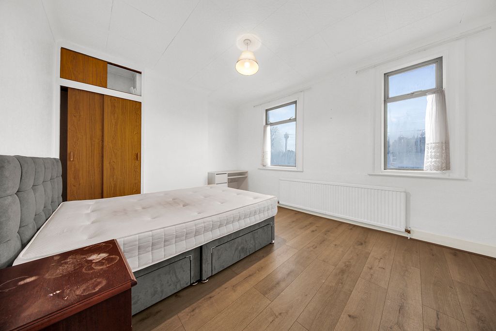 Property photo 2 of 21