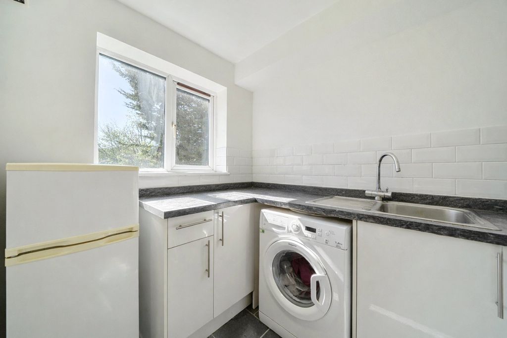 Property photo 3 of 8 Picture No. 15