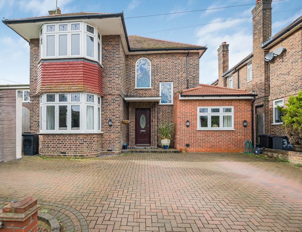 Property photo 1 of 18 Photo 2