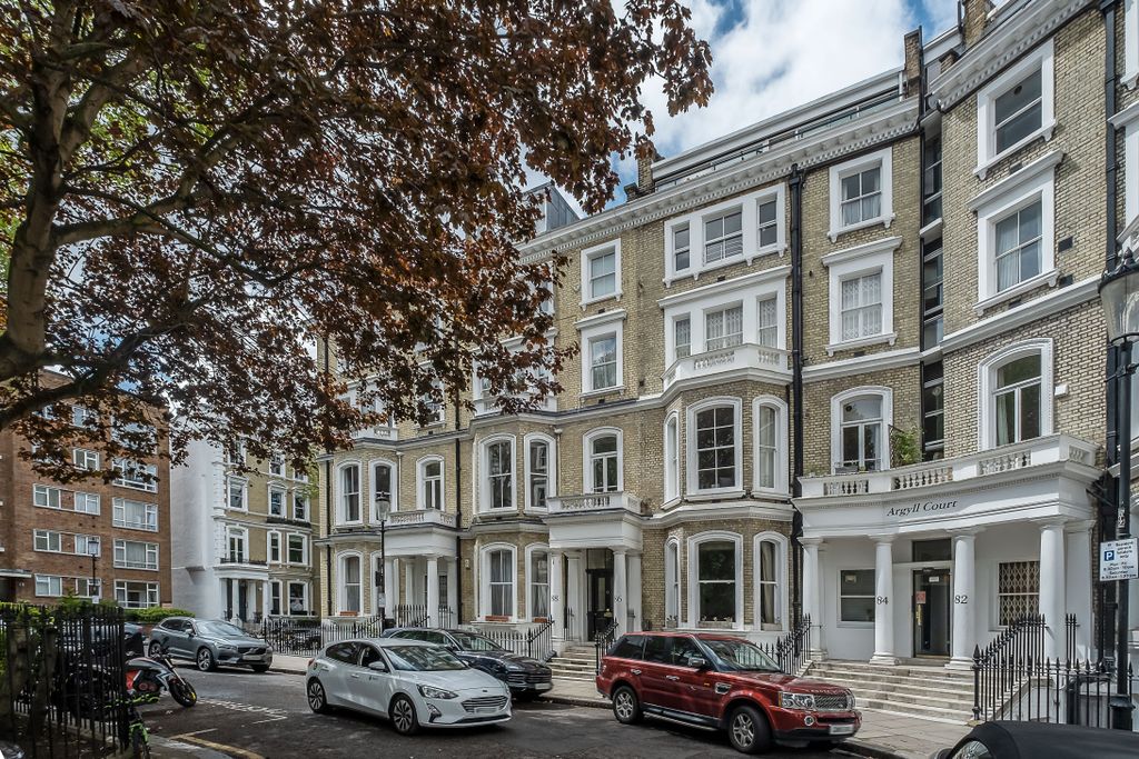 Property photo 1 of 17 Building