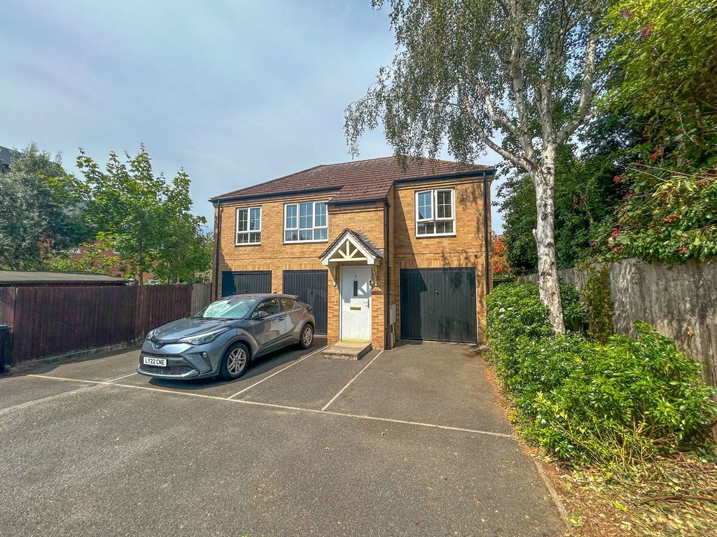 Property photo 1 of 11