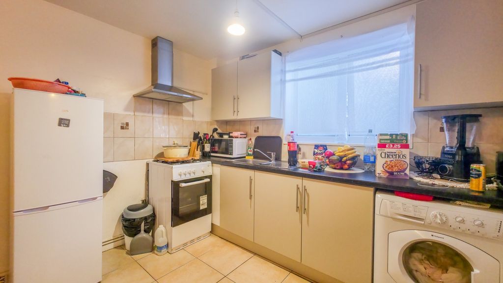 Property photo 3 of 11 20251006_170601