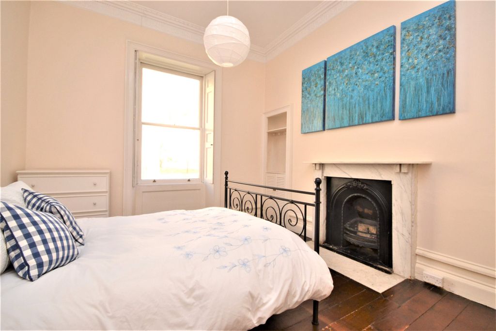 Property photo 3 of 6 Bedroom