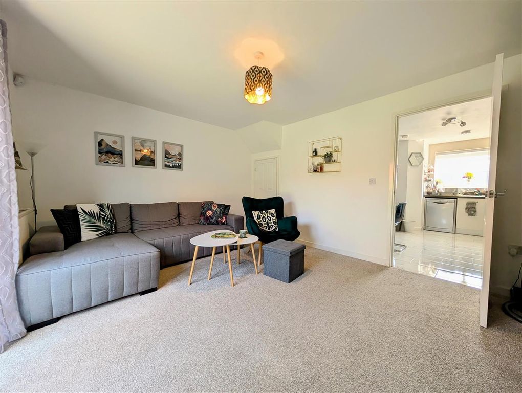 Property photo 3 of 16 Lounge 2.Jpg