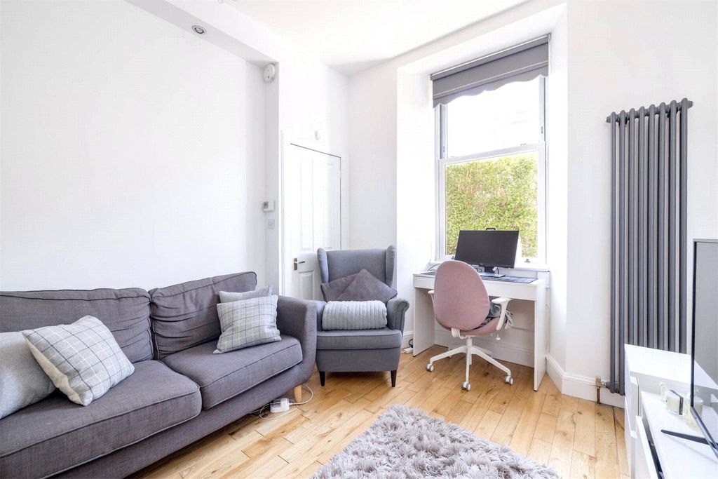 Property photo 2 of 20 Picture No. 04