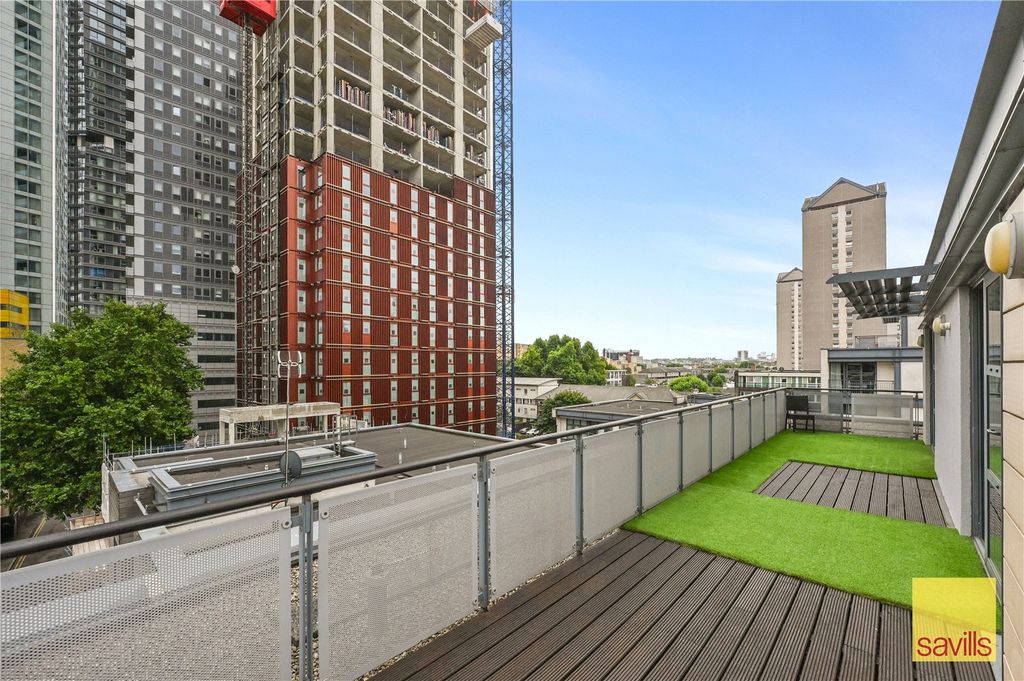 Property photo 2 of 18 Terrace