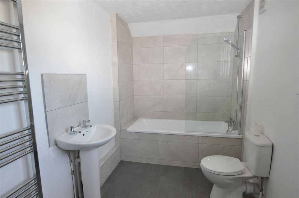 Property photo 2 of 11 Picture No. 14