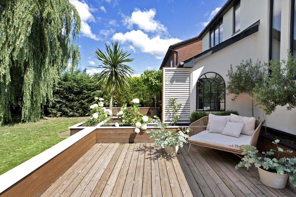 Property photo 3 of 17 Sun Terrace