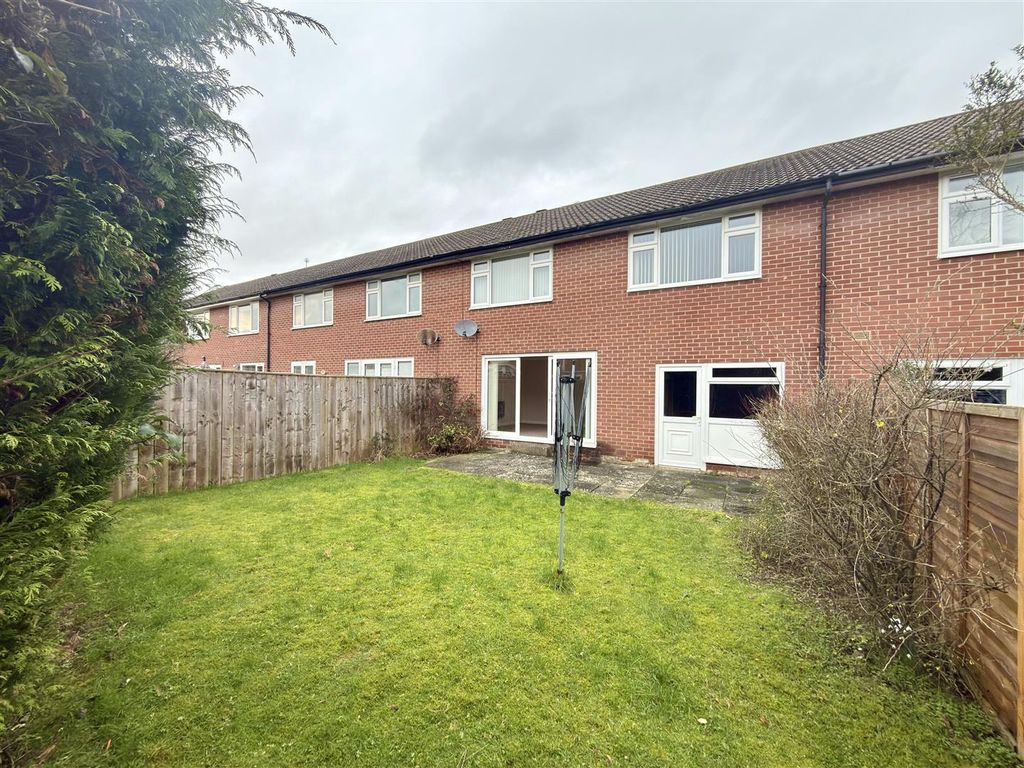 Property photo 2 of 16 Externally