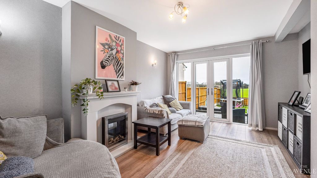 Property photo 3 of 25 4946354