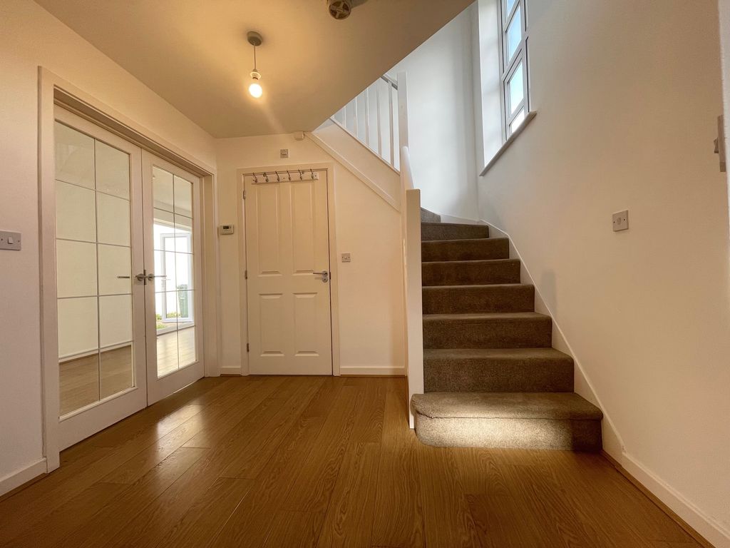 Property photo 2 of 13 Hallway