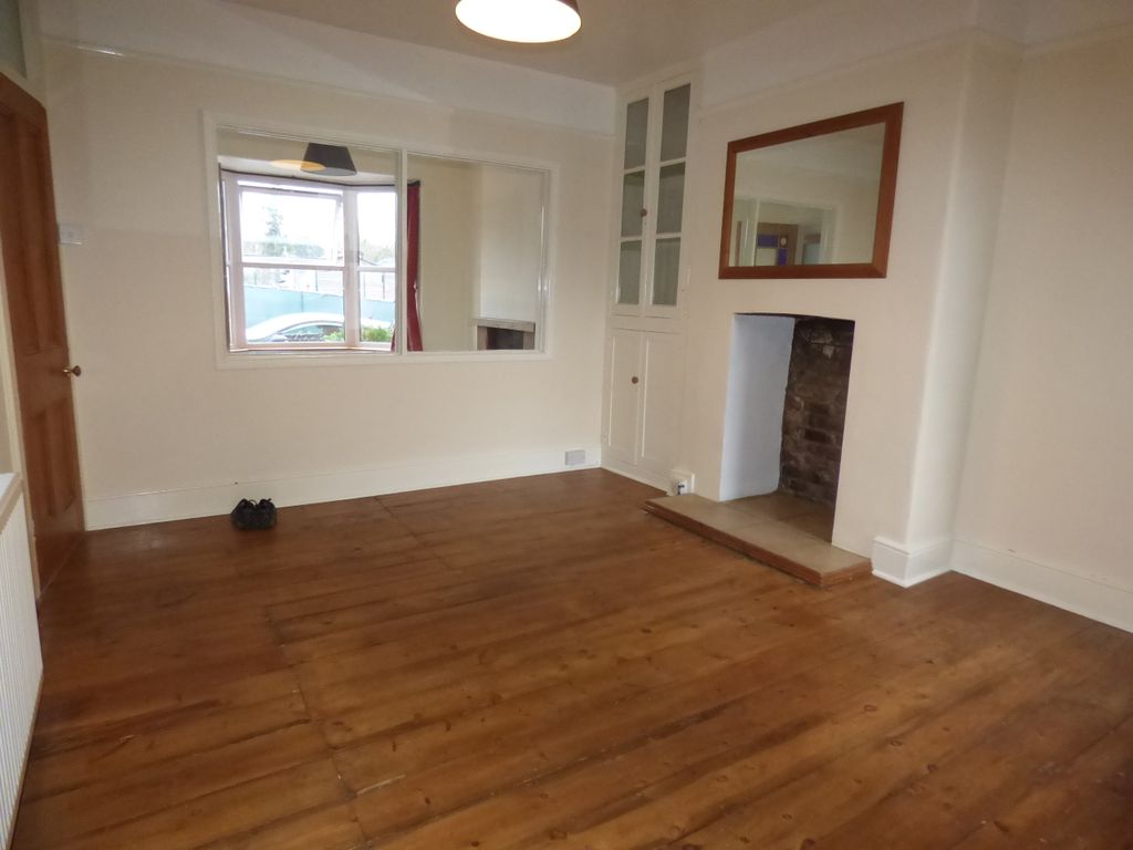 Property photo 3 of 9 Dining Room
