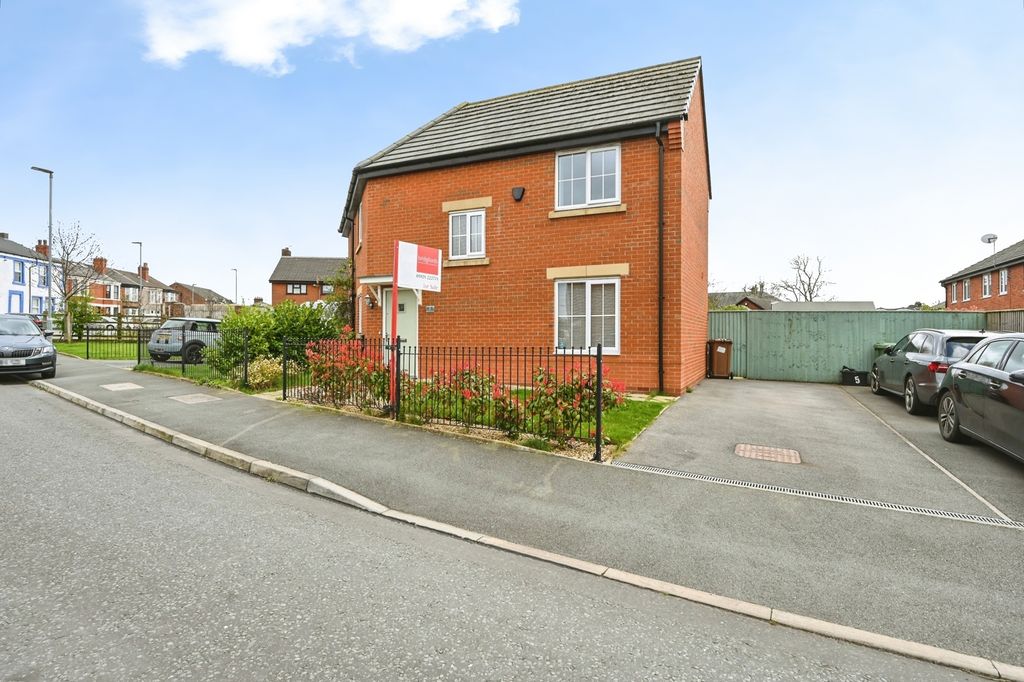 Property photo 2 of 19 Pbox-Img.Jpg