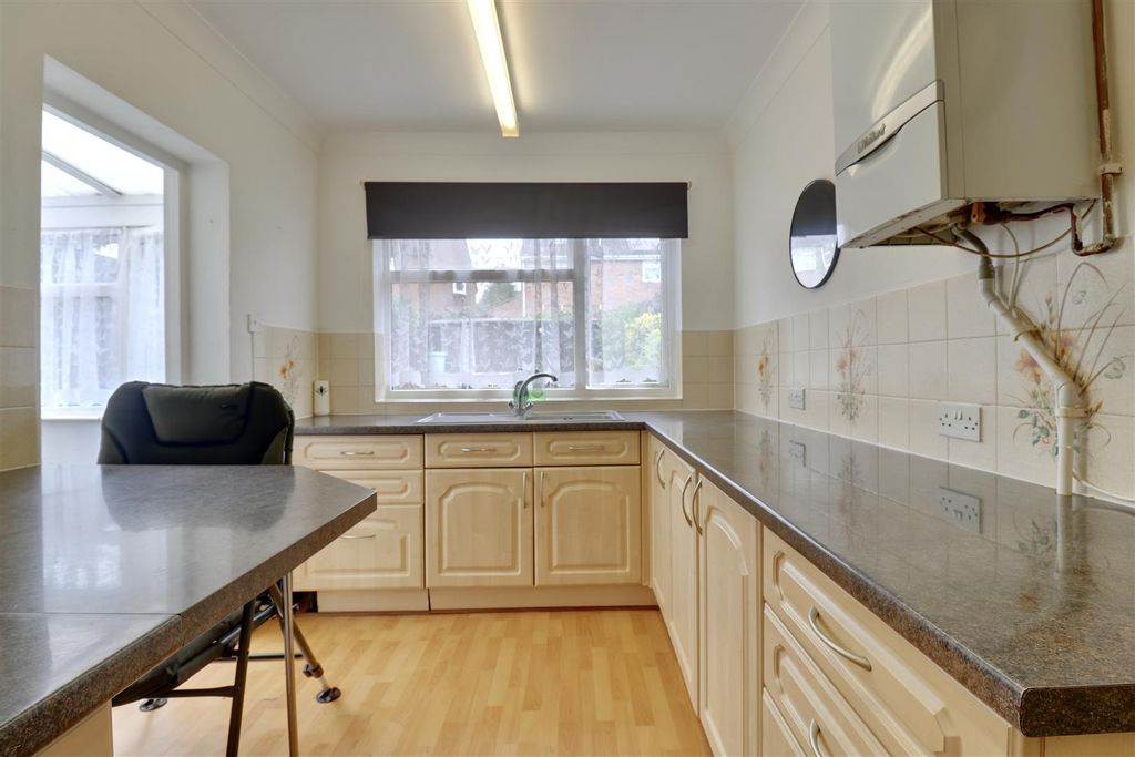 Property photo 2 of 13 02B24F8F-E23F-4B86-B0Ec-2Ecf00Ada301_1_201_A.Jpeg