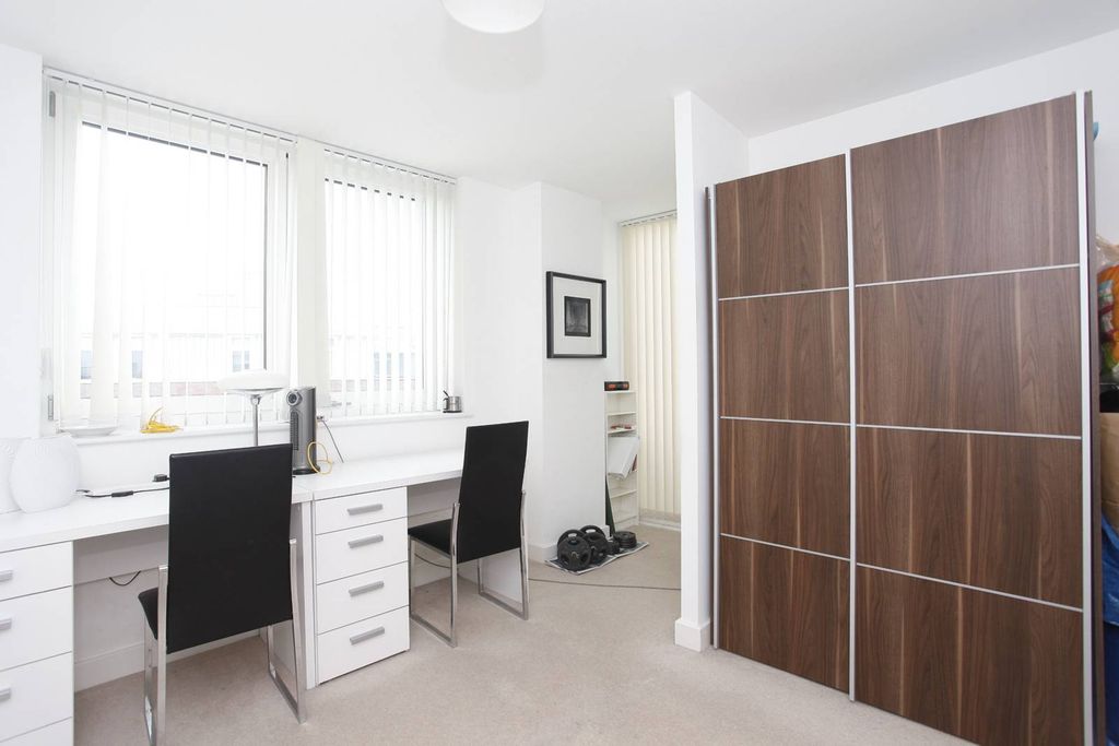 Property photo 1 of 5