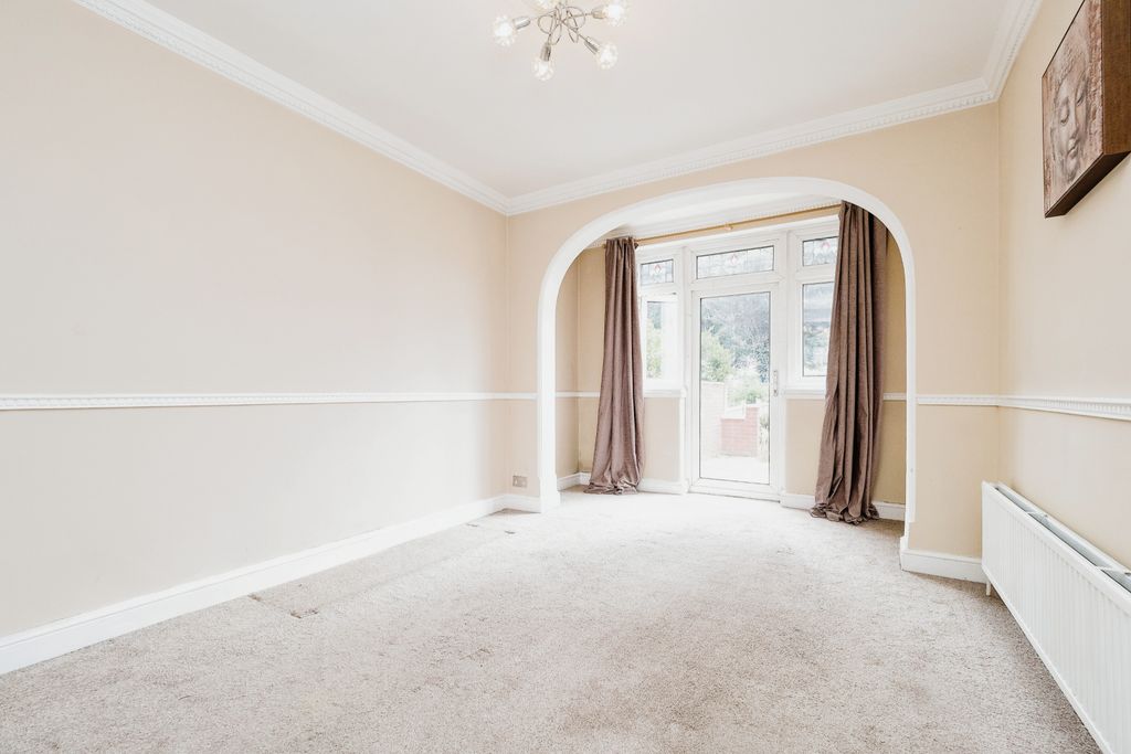 Property photo 2 of 10 340172A0-264B-ee11-B