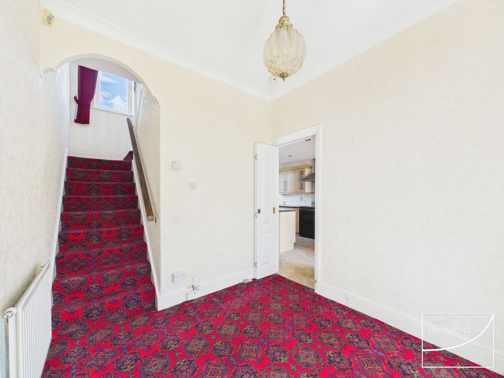 Property photo 3 of 28