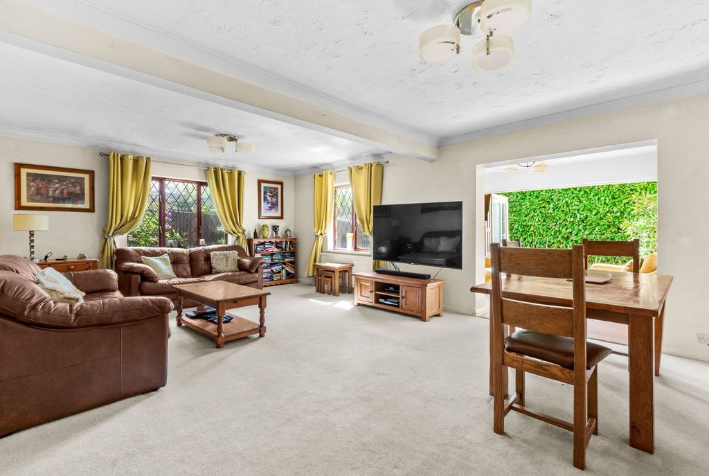 Property photo 3 of 15