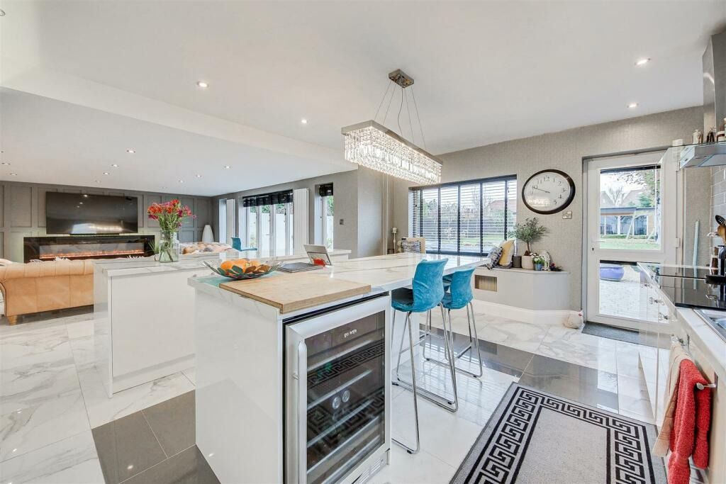 Property photo 3 of 51 4336254