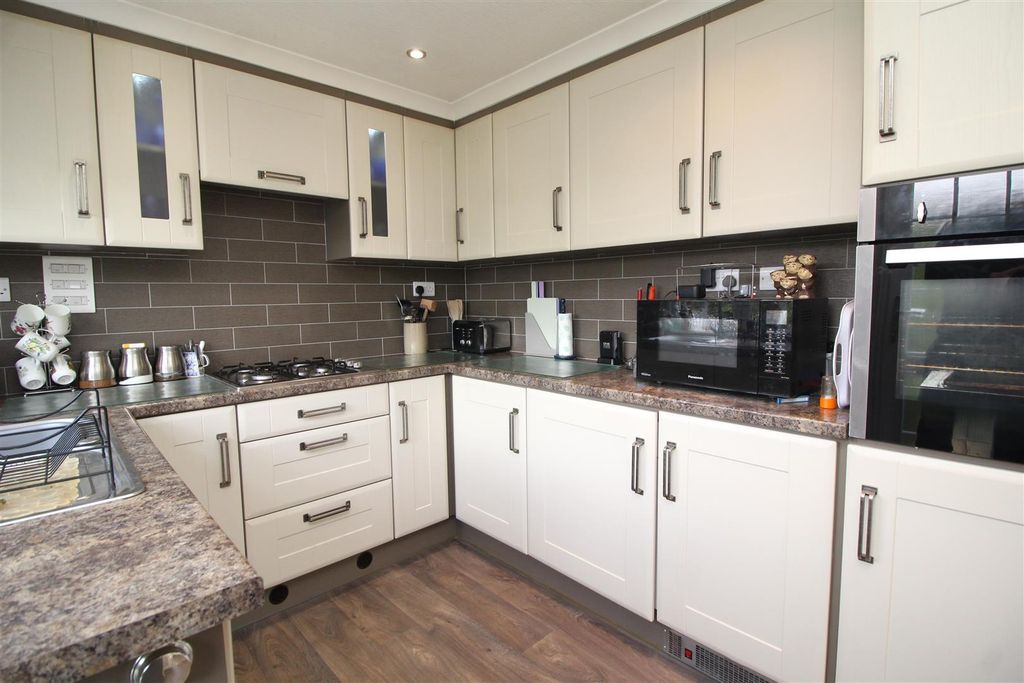 Property photo 3 of 13 Kitchen 2 .Jpg