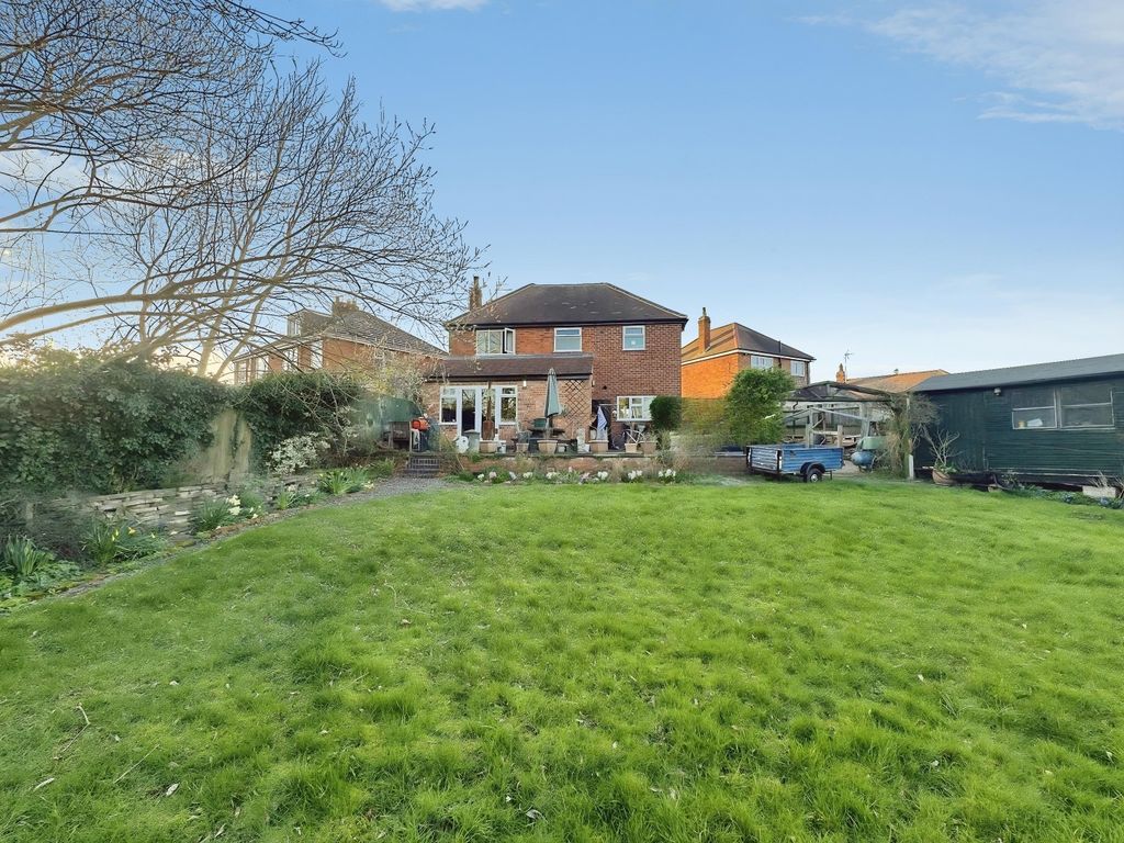 Property photo 2 of 18 Garden